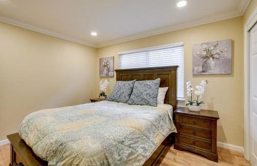 Easy SF Access! Spacious Family Home with Yard - Foto 13