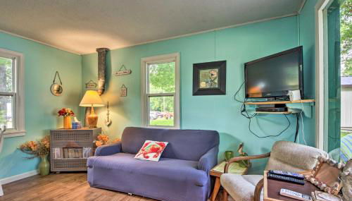 Lovely Lake Cabin Boat Rentals and On-Site Bar - Foto 3