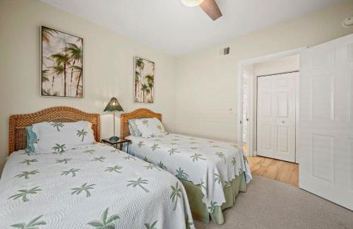 1st floor condo, resort amenities, stunning view - Foto 49