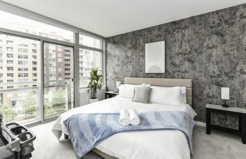 Comfy 2BR Oasis with Scenic Rooftop & Gym - Foto 8