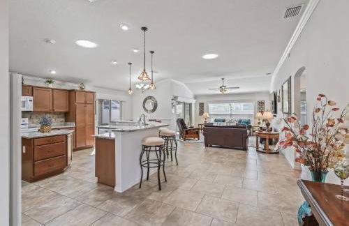 1068 Z4B VILLAGE OF PINE RIDGE by REMAX Premier - Foto 2