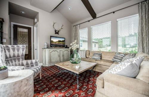 The All-Suite Century Oak House - Steps to Remi's Ridge & Hayes Hollow - Photo 4