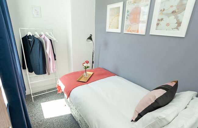 Cosy Home Near Station, Parking, Netflix, Sleeps 5 - Foto 4