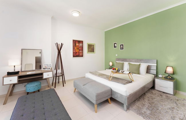 Maison Privee - Exclusive Apt w/ Direct Burj Khalifa Views - Photo 9