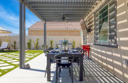 Desert Eden by Avantstay 6BR w/ Ensuite Backyard Oasis w/ Pool & Hot Tub! - Foto 82