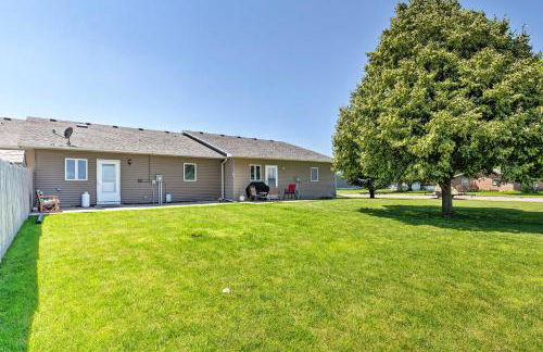 Elwood Townhome with Patio - 7 Mi to Johnson Lake - Foto 24