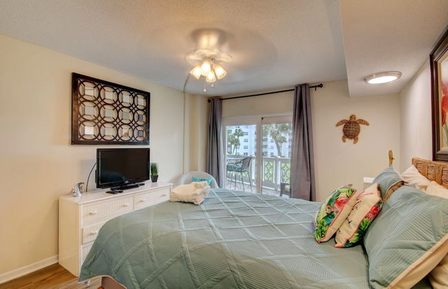 224 El Matador 1 Bedroom Condo by RedAwning - Photo 3