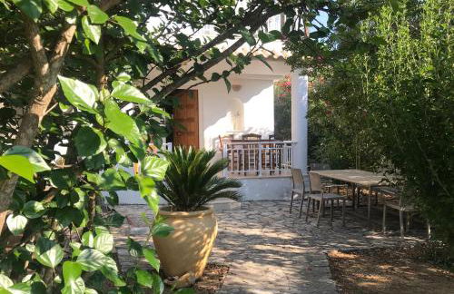 Top Holiday Home Private Pool by the sea With Private Garden for Private use - Photo 60