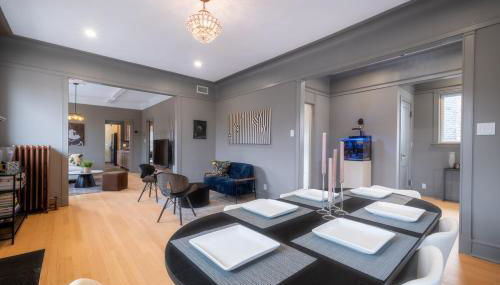 Elegant and Chic 2Bed 2Bath steps from the lake! - Photo 5