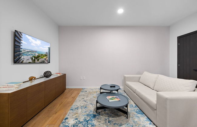 Apt with Stunning View at Downtown Miami - Photo 16