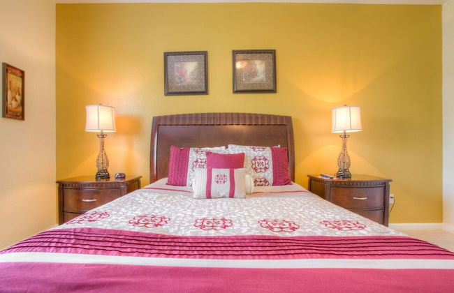 Spacious Vista Cay Condo, Close to Conv. Center - Photo 13