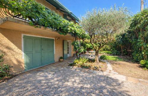 Le jardinet d'Emma - Jacuzzi & Jardin à Arles Calme Parking Gratuit RDC - Foto 2