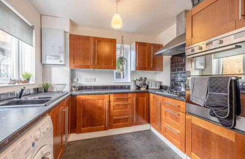 COSY HOME NEAR DORNEY, WINDSOR & Free Parking - By Tempstay - Foto 2