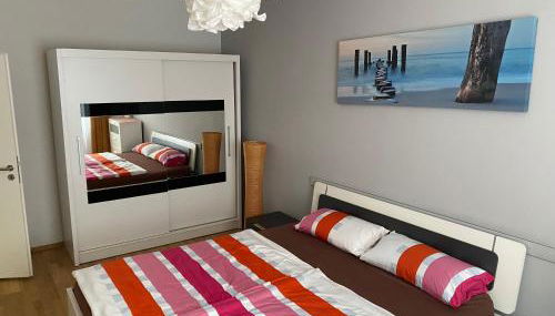 Zentrale 4 Zimmerwohnung mit kostenlosem Stellplatz - Foto 5, wardrobe