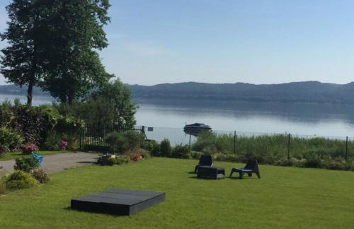 House with private beach by the lake, whirlpool - Foto 24