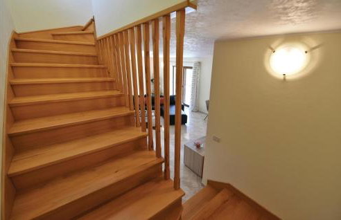 Three-Bedroom Holiday Home In Tinjan - Photo 24