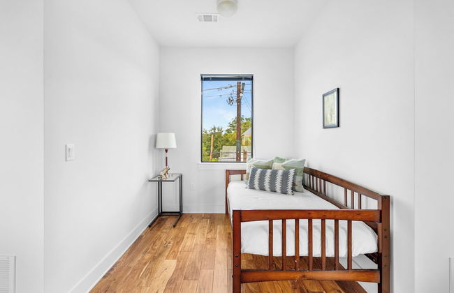 Walk to Restaurants & Entertainment on East Side - Foto 28