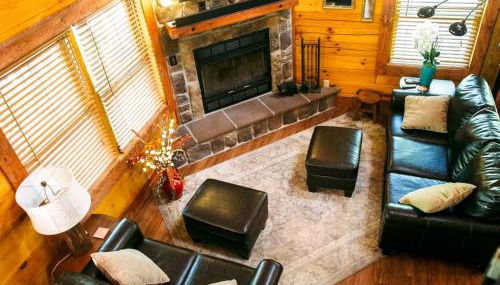 Log Cabin Rental with a Porch near Shenandoah National Park, Virginia - Photo 2