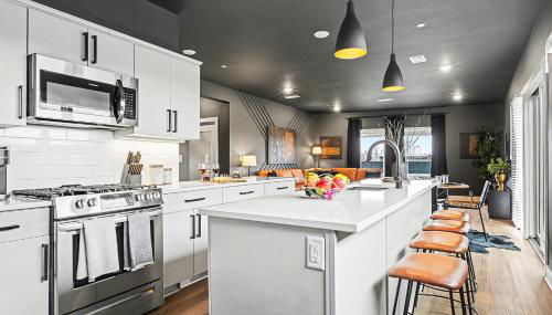 Sunset-Expansive Patio & Hot Tub-Mins to Broadway - Foto 3