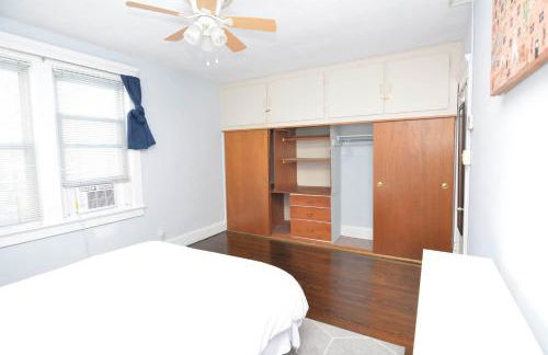 Spacious Home with Parking, Laundry - Near RU, RWJ, NJ Transit - Foto 20