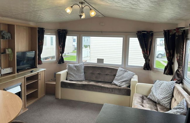 3 Bedroom Caravan - Sleeps 6, Pool & Garden - Foto 7