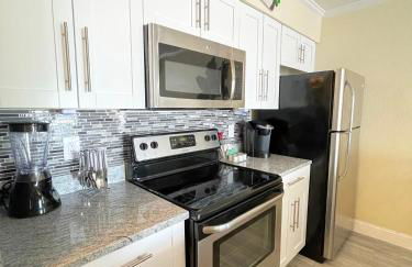 Amazing Waterfront Views Resort, Enjoy Heated Pool & Sunset! - Photo 36