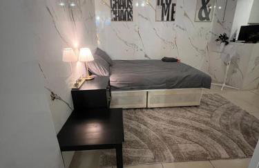 Self Contained Studio - Belinda Road - Foto 6