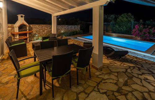 House Sakarun with swimming pool - Photo 7