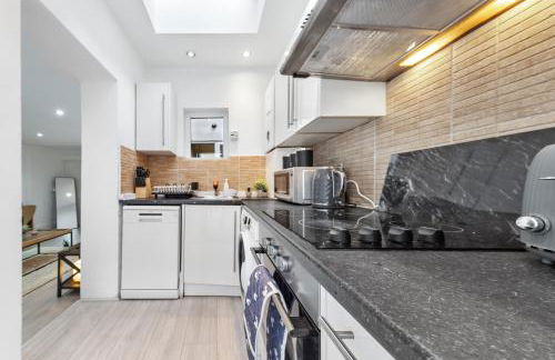 Urban Hideaway, Private Garden, 2 Mins to Station - Foto 14