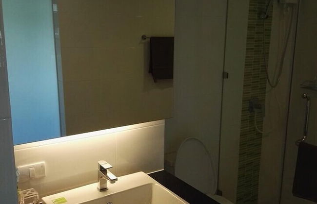 Sonrisa Sriracha - Photo 45