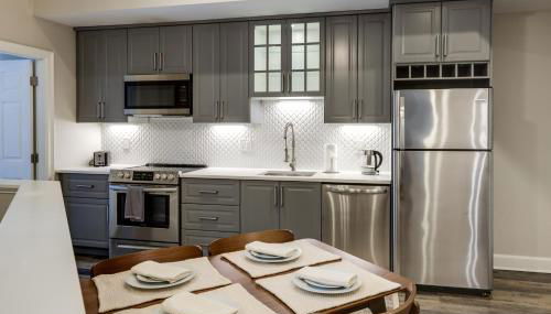 Walk to OTR! Hot Tub and Movie Room at Cincy Condo - Foto 3