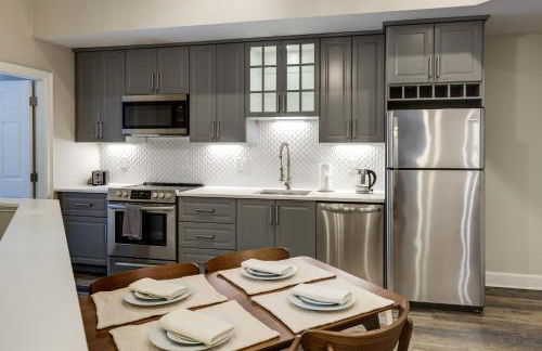 Walk to OTR! Hot Tub and Movie Room at Cincy Condo - Foto 3