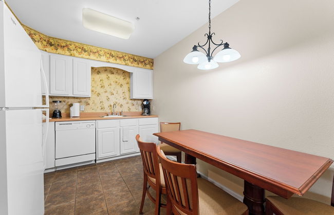 Grand Crowne Resort - Photo 53