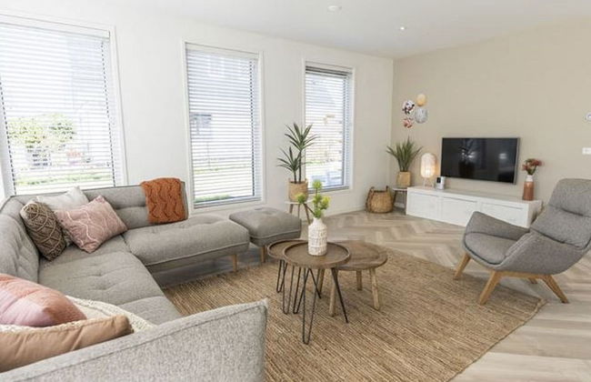 Holiday Home in De Koog Near the Sea - Photo 3