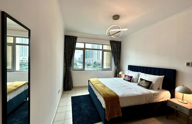 Lux BnB I Una Tower I Lakes View - Photo 1