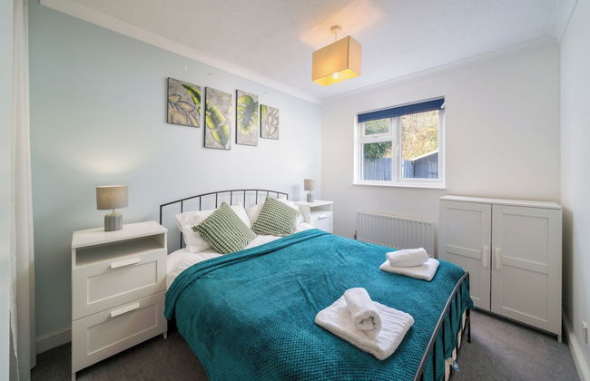 Crawley Stainer 1-bedroom With Parking and Garden - Foto 1