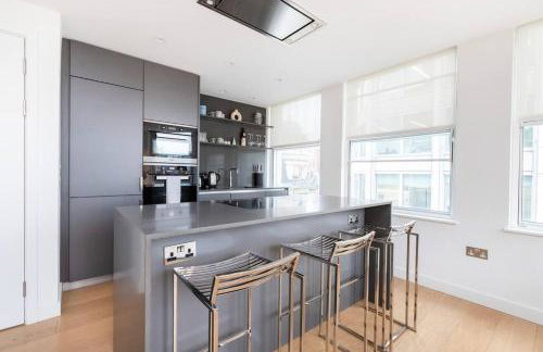 Perfect One Bed in Green Park Station - Photo 14