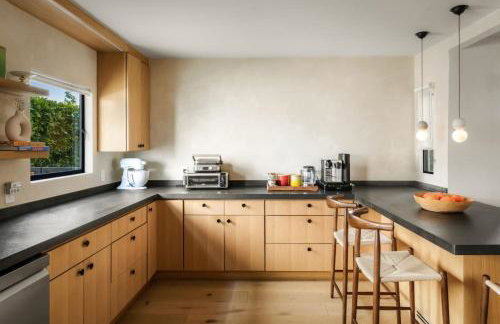 NEW! High-End Spanish Duplex | Luxury 3BR - Foto 25