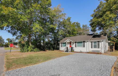 Small-Town Charm and Local Dining Home in Burgaw! - Foto 24