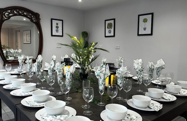 The Cheshire Gathering - Hot Tub 8 Bedroom - Photo 34