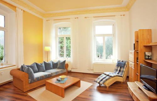 Moderne Villa in Borstendorf mit Park - Foto 1