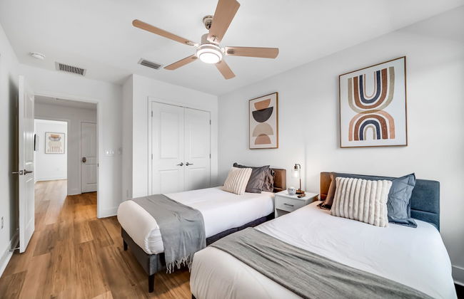 Luxury Home w Heated Pool, Gym, Playground & More! - Foto 12