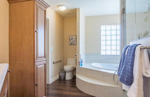 Second Story Suite with Balcony - Photo 7