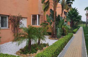 CASARES appart 2 ch dans parc tropical avec vue sur mer, montagne et piscine - Photo 12