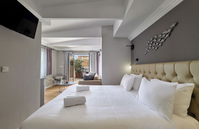 Nival Luxury Suites - Photo 9