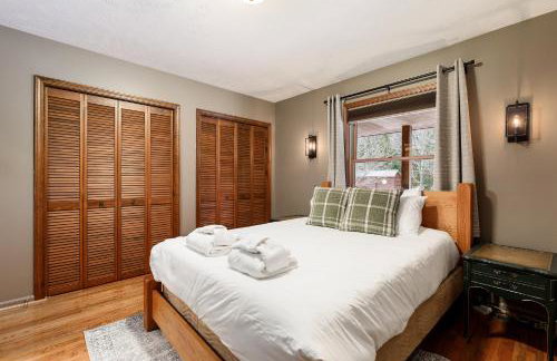 Majestic Escapes Hot Tub Firepit Deck Large Yard - Foto 8