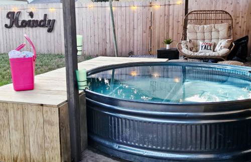 NEW! CowboyPool* 2Kings* Sleeps12* GroupTrip* - Foto 9