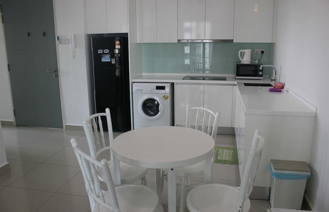 City Living with Panoramic Sea Views at Danga Bay - Foto 28