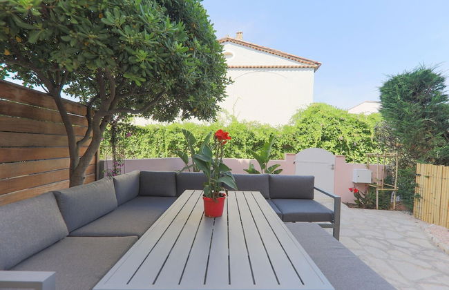 Superb Vacation Home With Pontoon - Photo 30