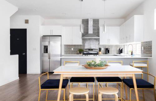 Walk to Restaurants from a Designer Cap Hill Home - Foto 37